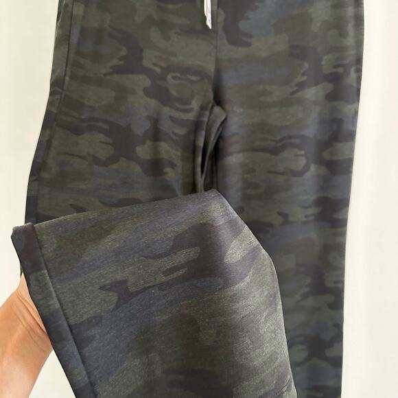 Sanctuary Carnaby Kick Crop Semi High Rise Legging in Full Moon Camo XL - Picture 7 of 9